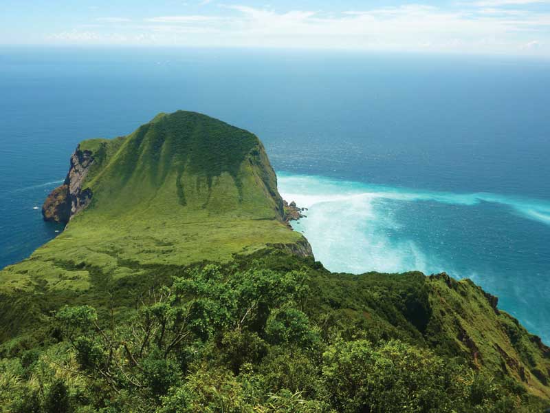 AmuraWorld's tweet photo. La Isla Tortuga: uno de los lugares más privados y aislados de Fiyi, exclusiva para parejas. #Amura #Fiji #Fiyi https://t.co/x3qGI8qwW4 https://t.co/p1zFHAPvQ7