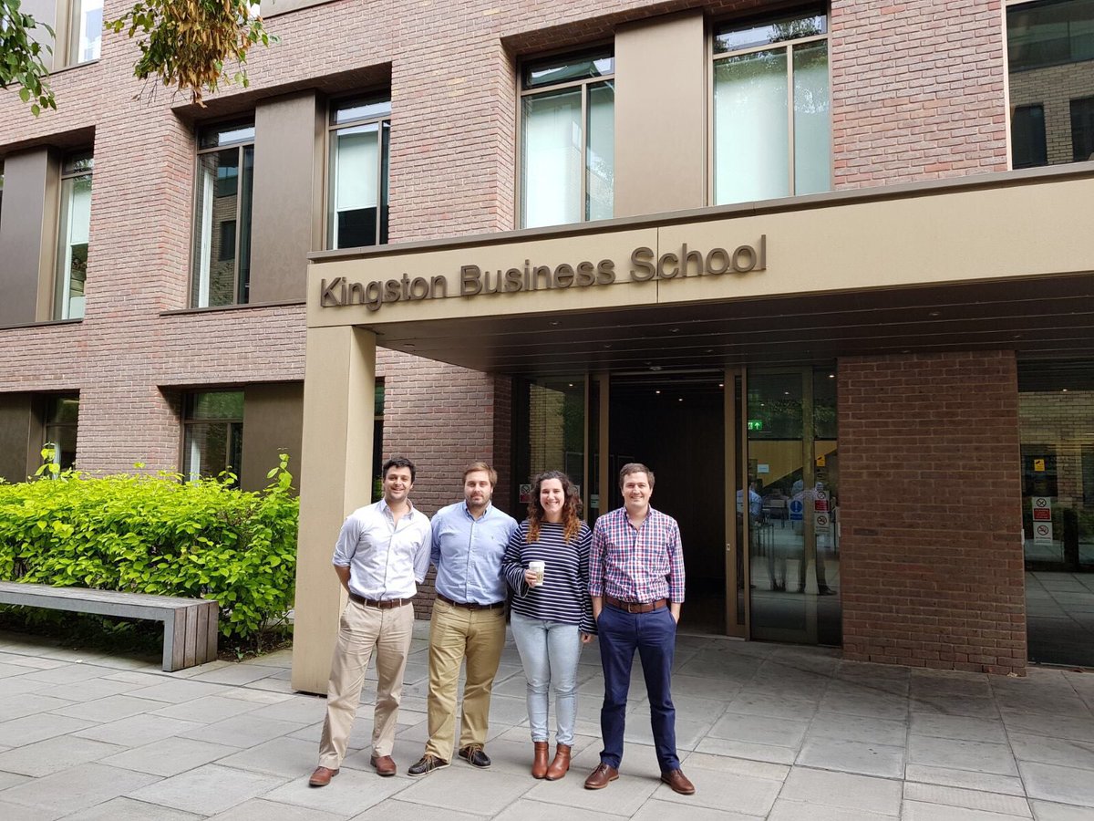 IEEM_UM's tweet photo. Haroldo Gianoli, Agustín Ciganda, Natalia Chiaramello y Facundo Quiró  en semana internacional del MBA 1617 en @KingstonUni https://t.co/p7mU3x5f3R
