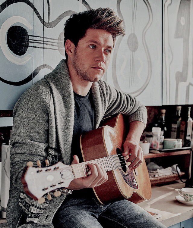 NHoranTXupdate's tweet photo. 3 year difference -C @NiallOfficial #NiallHoran #NiallHoranonTour #FlickerSession2017 #OneDirection #NiallHoranTour https://t.co/SI4a3loxbW
