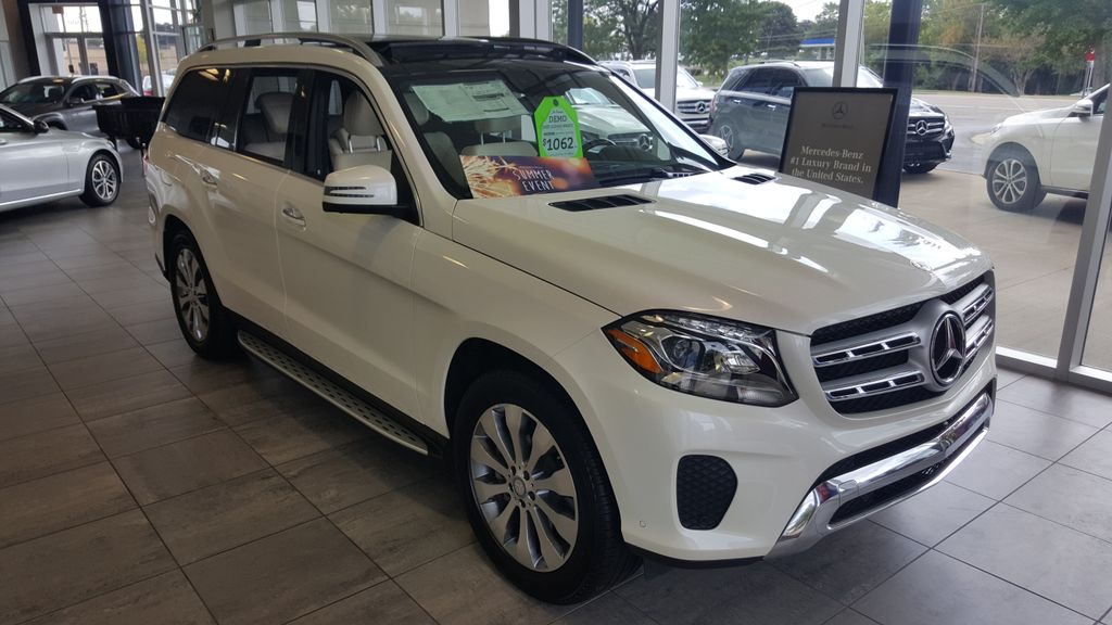 drivedetroix's tweet photo. The Owner's Demo. Zoom in for special pricing. #MercedesBenz #GLS450 #michigan #detroit #novi https://t.co/jCFB2Xjs7H