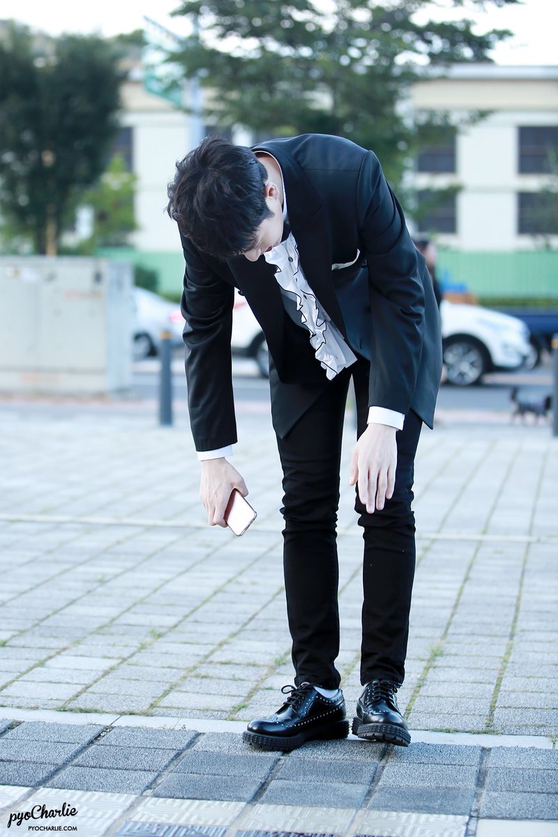 pyocharliecom's tweet photo. 170829 더쇼 팬미팅
지후니 무릎조심 ㅠㅠ
절 해야될 사람은 난데ㅠㅠ
매주 꿀보리들 보러 나와줘서 고마웠어ㅠㅠㅠㅠ금방 또 보자😍
#피오 #표지훈 #표찰리 #블락비 https://t.co/SPT14H9sJi