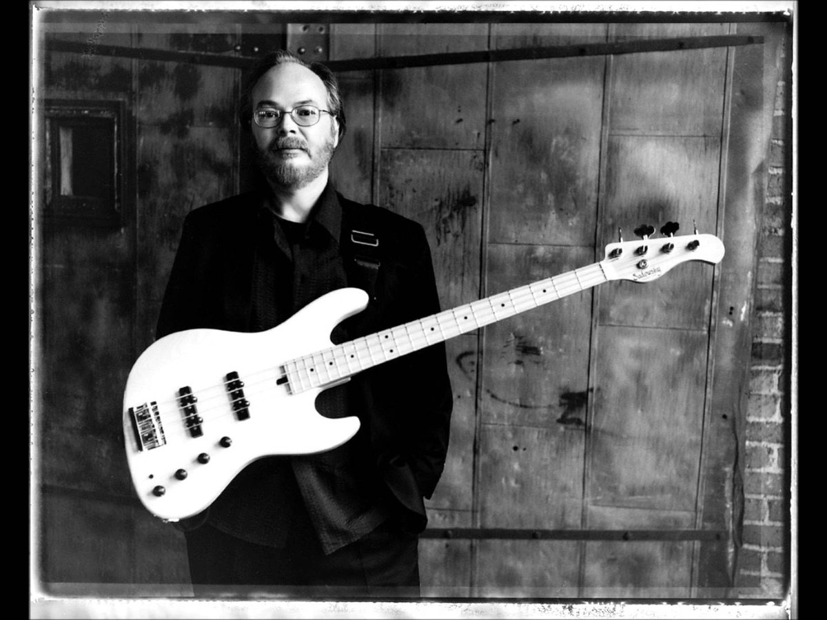 #COLUMNA <a href="/augustodallac/">Augusto Dallachiesa</a> nos regala una bella oda a Walter Becker (Steely Dan), fallecido hace unos días bit.ly/2wCZj7v