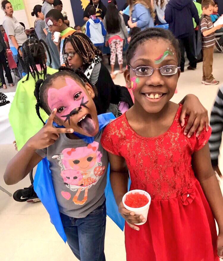 FairviewGCSNC's tweet photo. Fairview Eagles are Super Readers! What's your super power? #GCSReads #FairviewStrong #AllDayLong https://t.co/wMQ7Sdxgy0