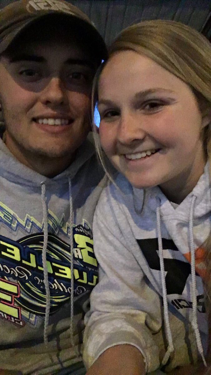 EmileeVoss's tweet photo. goodluck to my favorite racer at super nationals today!!🏁❤️ #boonebaby https://t.co/MdexxtTLxK