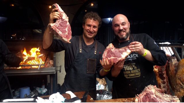 BlogHedonista's tweet photo. La #parrilla #vasca de #Sagardi y el #txuleton #vasco han sido los protagonistas en #Meatopia2017 #london #meatopia #tobaccodock #meatlovers https://t.co/otSlq9CiJS