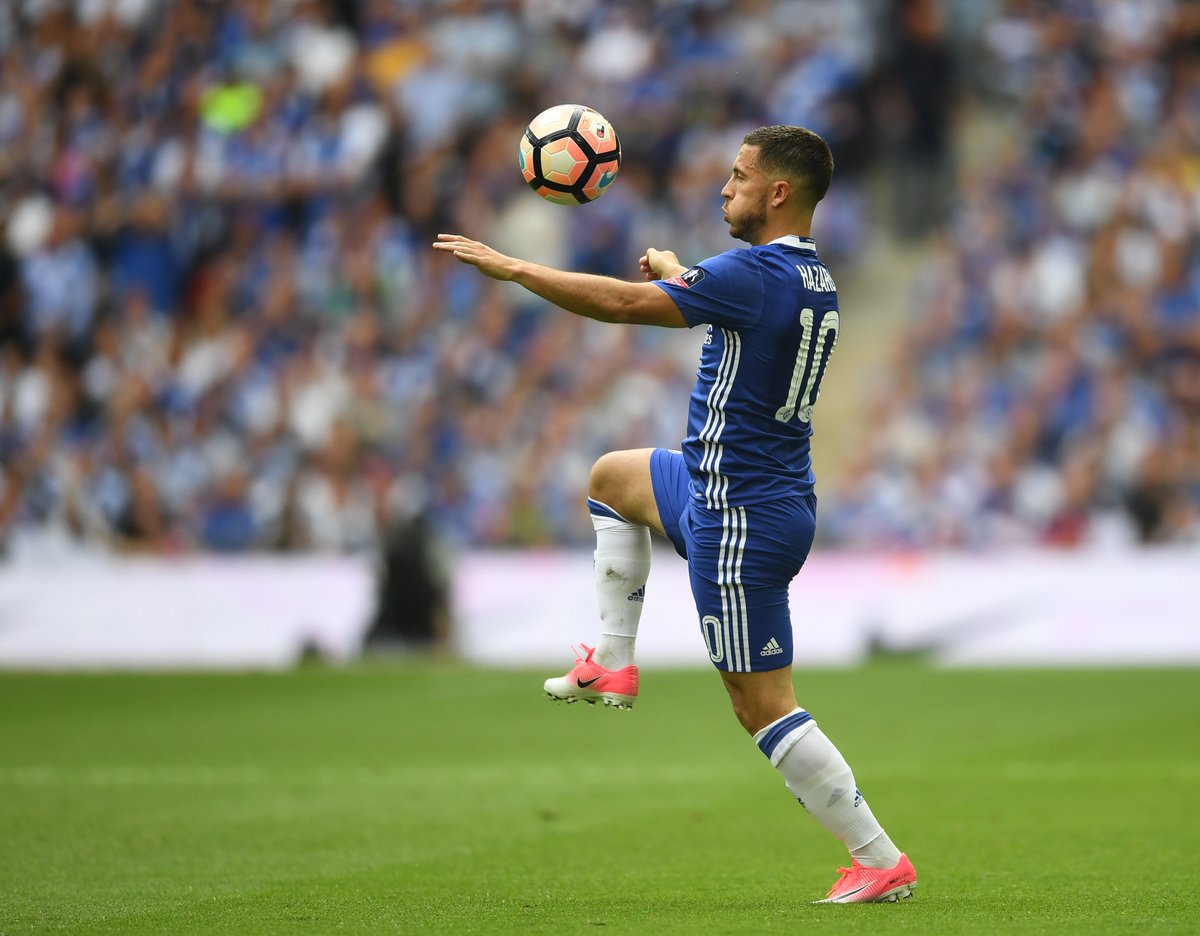AFTVMedia's tweet photo. Alexis Sanchez - all comps last term:

⚽ Goals: 30
🎯 Assists: 19

Eden Hazard - all comps in his last 2 seasons:

⚽ Goals: 23
🎯 Assists: 15 https://t.co/9Dm7yjbmEB