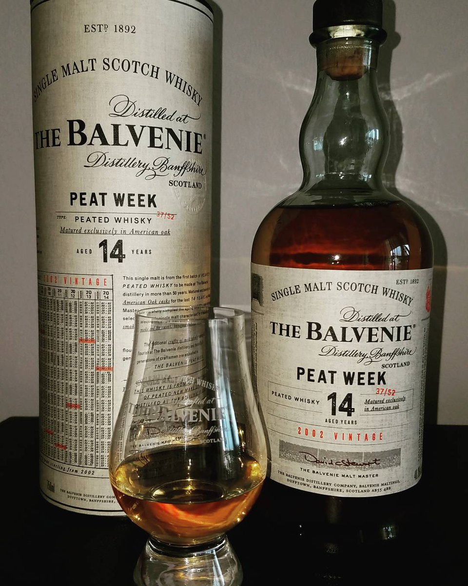 BalvenieDL's tweet photo. #Balvenie 14yr Peat Week
Highland peat vrs Island peat is used to dry the barley, resulting in a more floral, honey, almost BBQ 25 ppm smoke https://t.co/TOSOmksZzs