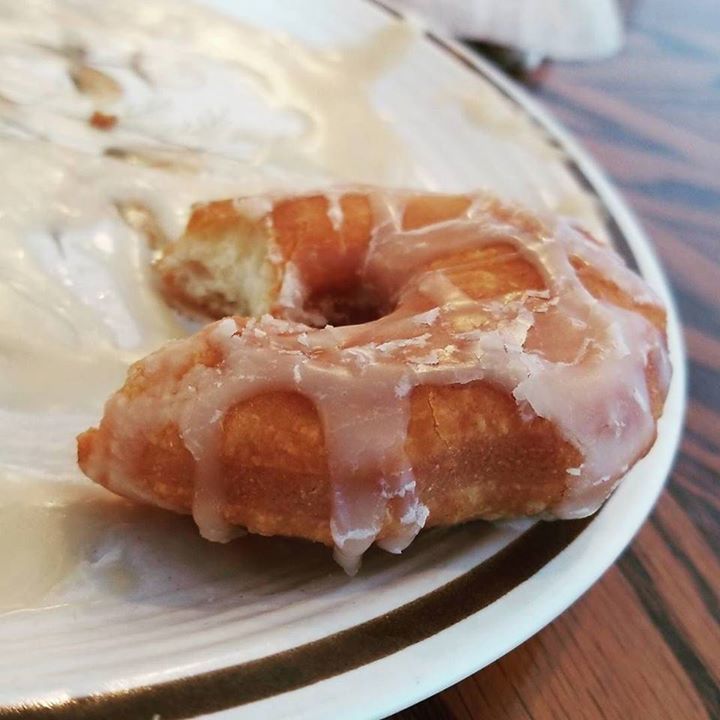 WebiumDesign's tweet photo. Awesome donuts at Nana's Cafe in Blue Springs, Come check it out! https://t.co/WrVObinrEX https://t.co/bFwoKb96iJ