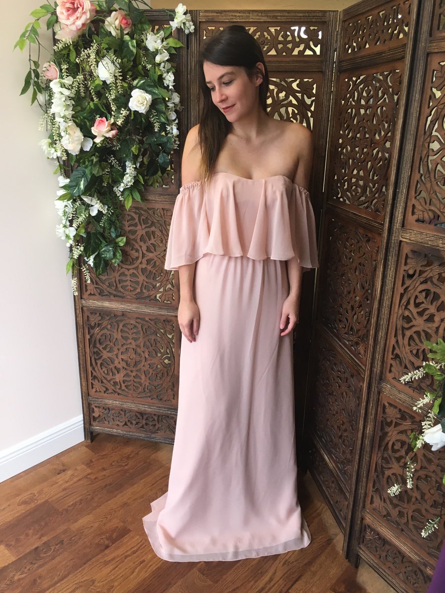 Off shoulder bridesmaid dresses are in! Come stop by to try on💖 #maemegirl #bridesmaid #offshoulder  #neworleansbride
