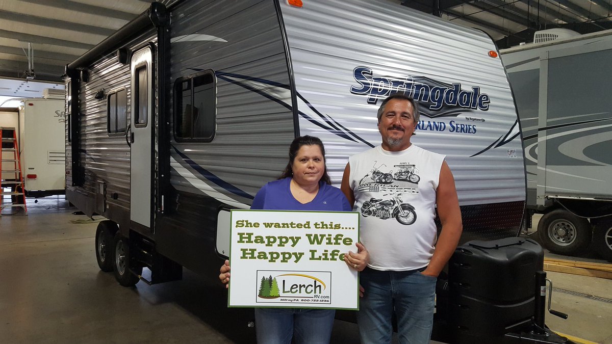 LerchRV's tweet photo. The Manevals of My Pleasant Mills are heading home with their Summerland 2020! #shewantedthis #happywifehappylife #gorving https://t.co/8J43KhEfrg