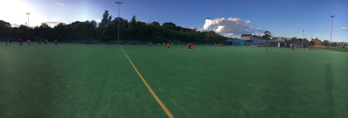 withockeyclub's tweet photo. Nice evening down at bangholm for Junior training 🏑 #WitYouth #TheFutureGen https://t.co/PT4pMiZaEa