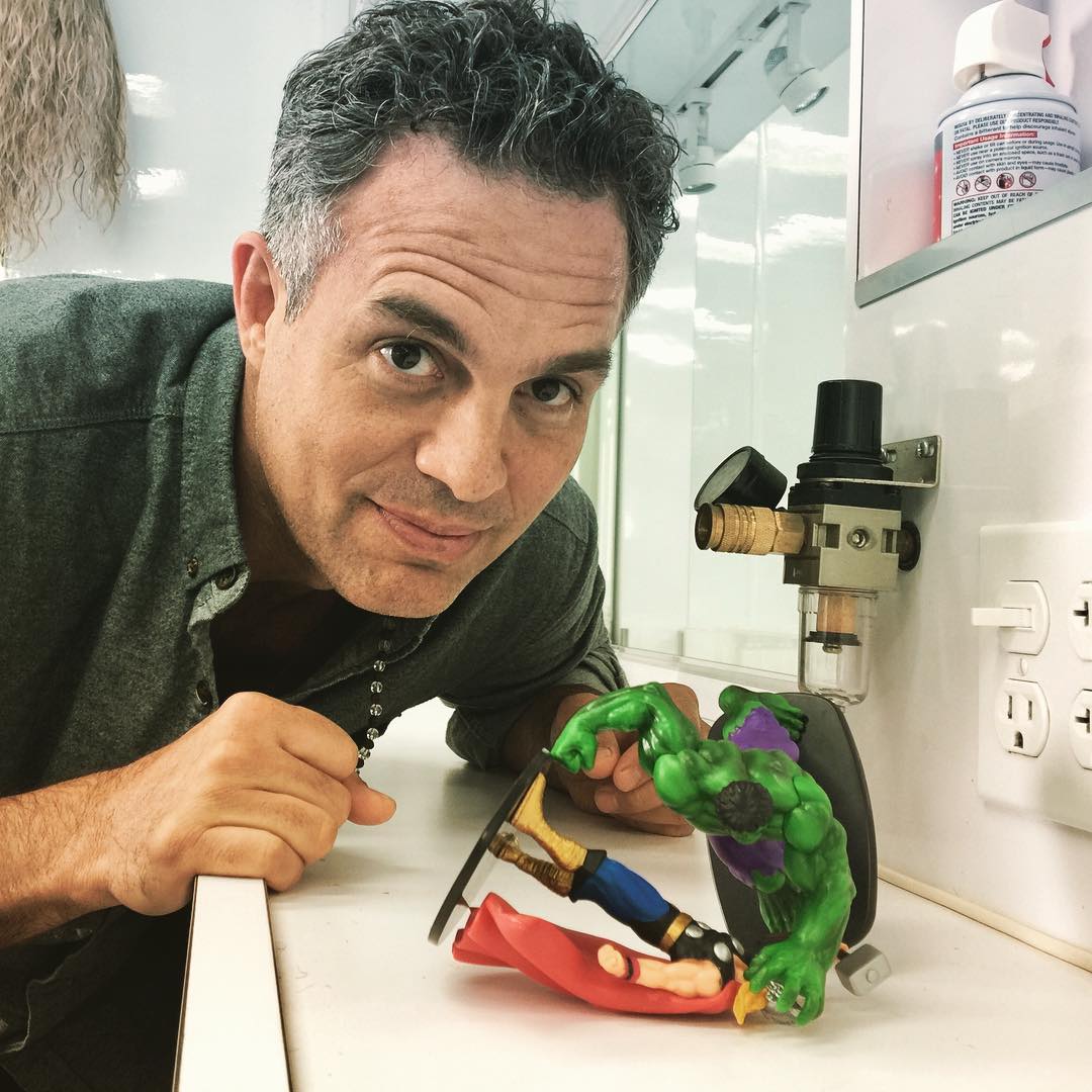 MarkRuffalo's tweet photo. Wait what? Who smashed who? The fight of the century is coming. #ragnorok #thorragnarok #hulksmash #ragingfire #smolderingfire https://t.co/TiymlwUNjf