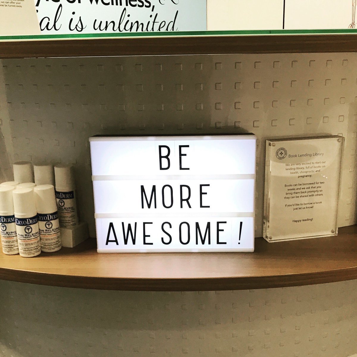King_Chiro's tweet photo. Loving our new sign, Be More Awesome. Now in lights! #Chiropractic #bemoreawesome #PositiveVibes #health #cityoflondon https://t.co/Rz2nTRhqnq