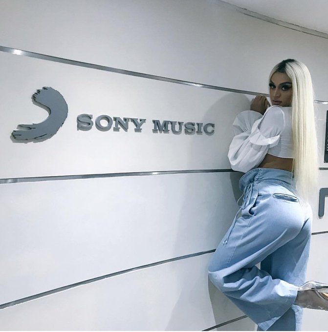 pabllo vittar sony music contrato