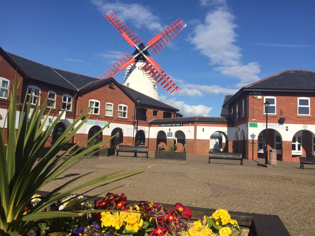 Free Singing Princess Event 11.30am Saturday 23 September in Marsh Mill Square Thornton Fy5 4JZ see Facebook.com/lashackgifts <a href="/DiscoverWyre/">Discover Wyre</a>