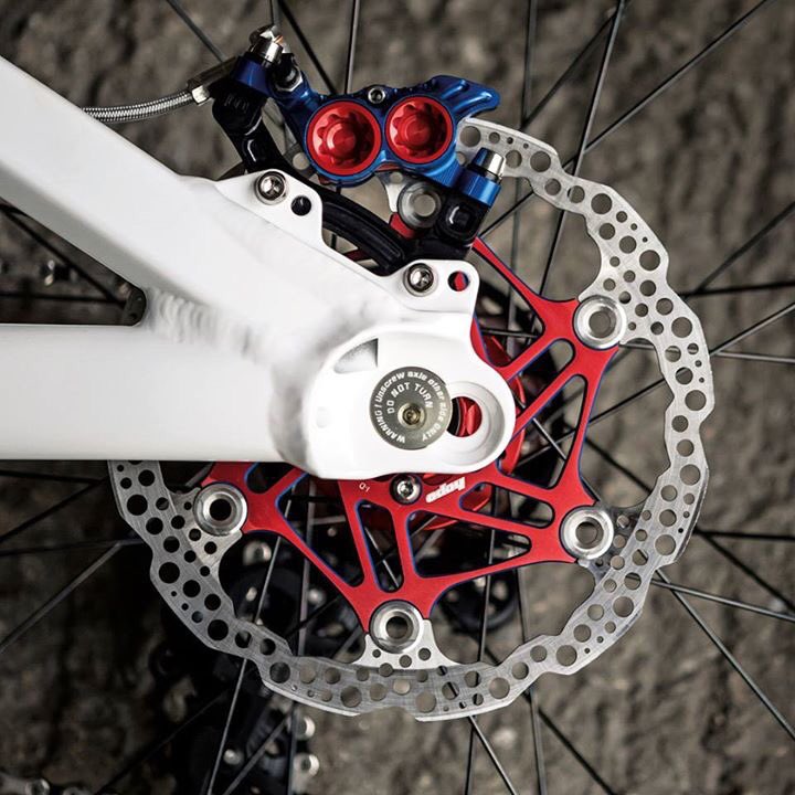 . <a href="/AdamBrayton/">AdBrayton</a> World Champs SCOTT Sports Gambler finished with Hope magic...

📷 <a href="/roofowler/">Rupert Fowler</a> 

#hopetech #becausewecan #gastoflat