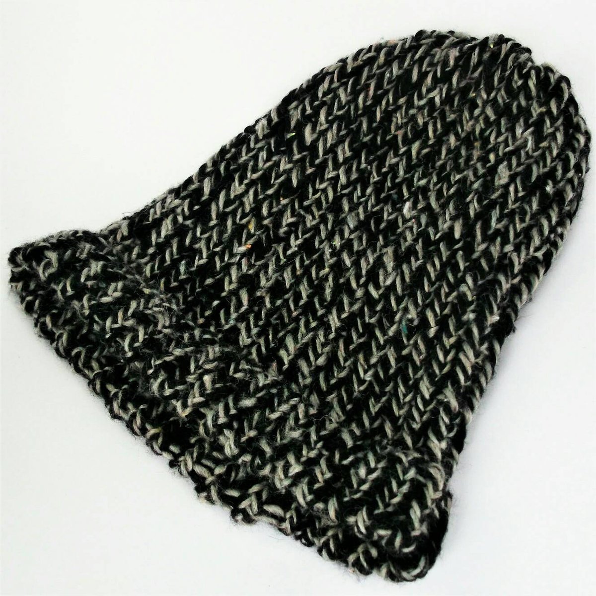 Soft wool beanie, slouchy wool beanie, teen girl beanie, recycled woo… etsy.me/2sz4Z1H #Knitted #BlackBeanie