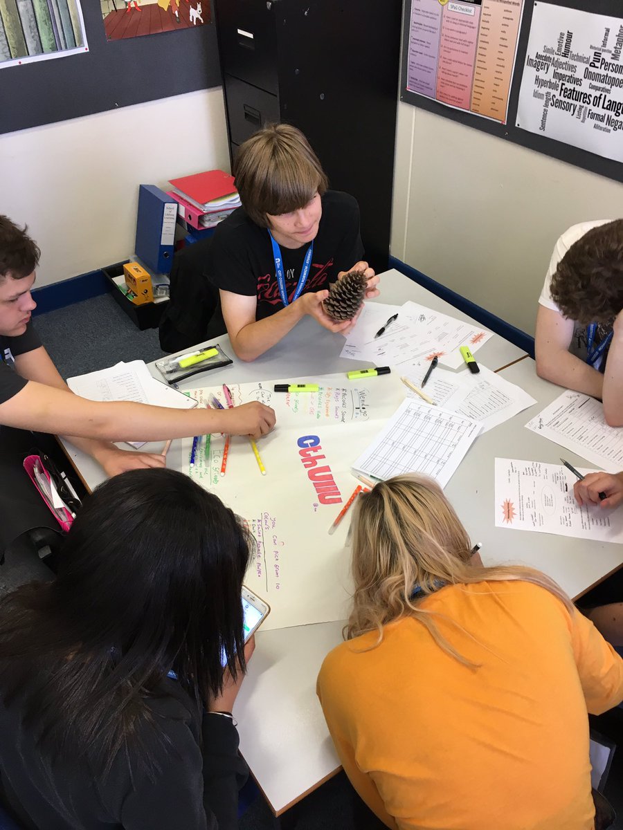 LauraFieldCCN's tweet photo. @CCNGEMSchool #PhoenixNavigate induction day 2! Some incredibly creative responses to our re-branding activity! #teamwork 👍 https://t.co/pWnNOMpcMh