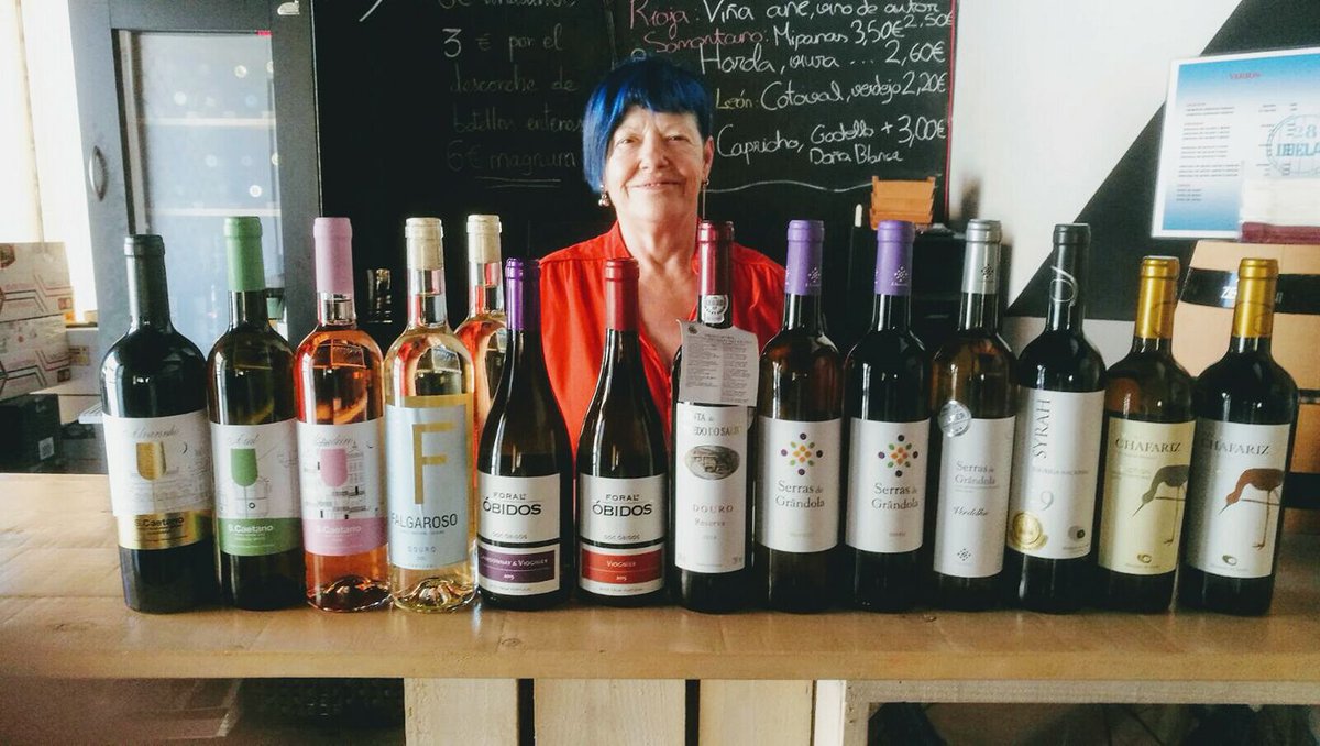 Recibiendo cosillas nuevas. Preparados al 100% para nuestro Septiembre y los vinos de Portugal.