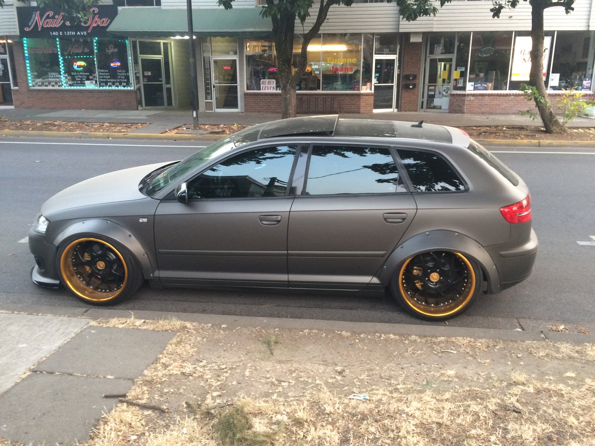 UniqueEug's tweet photo. Eugene, Oregon

#Eugene #Car #Cars #Gold #Black #Rims #Carspotting #CarPorn #UniqueEUG https://t.co/m6IQ0Hxbdp