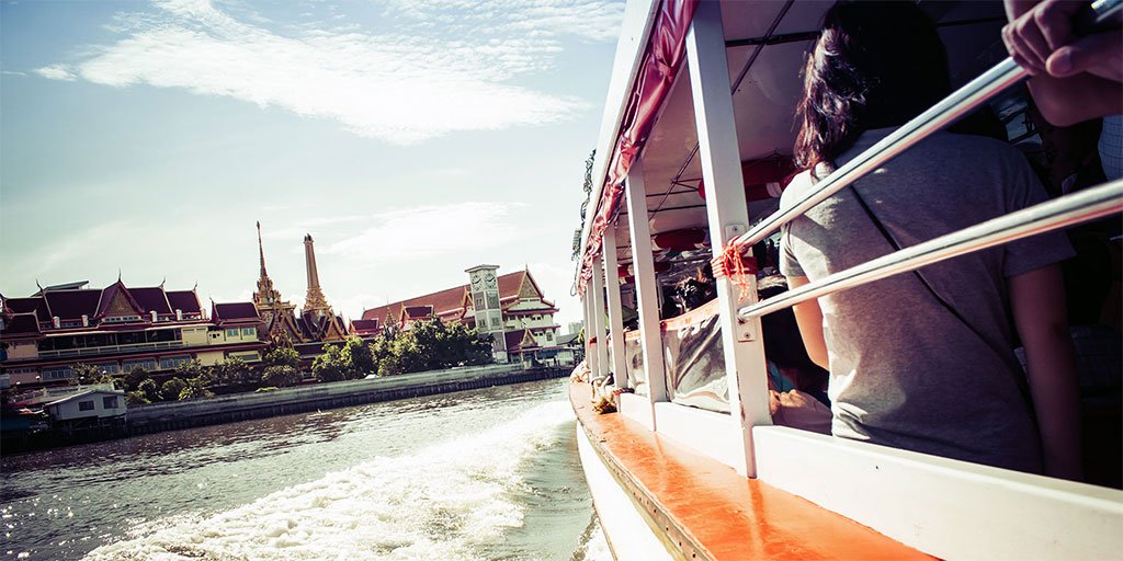 MarriottBonvoy's tweet photo. Explore #Bangkok by boat on the Chao Phraya River and discover hidden gems throughout the city: https://t.co/yexj2TLGNC https://t.co/KdmOglNqnx