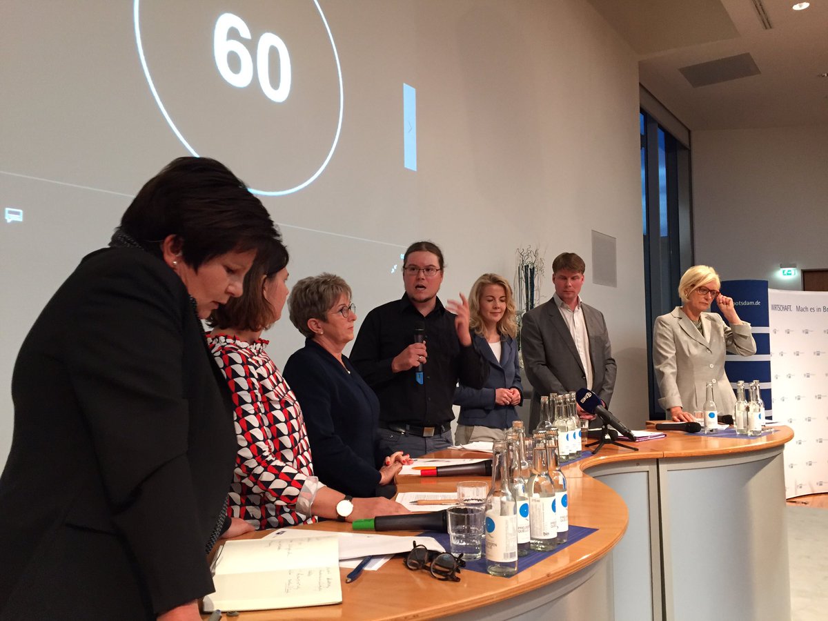 IHKPotsdam's tweet photo. Prekäre Beschäftigung im Bildungssektor zurückdrängen. Norbert Müller, Die LINKE, will Normalarbeitsverhältnisse stärken. https://t.co/KvBDlqZ3Xt