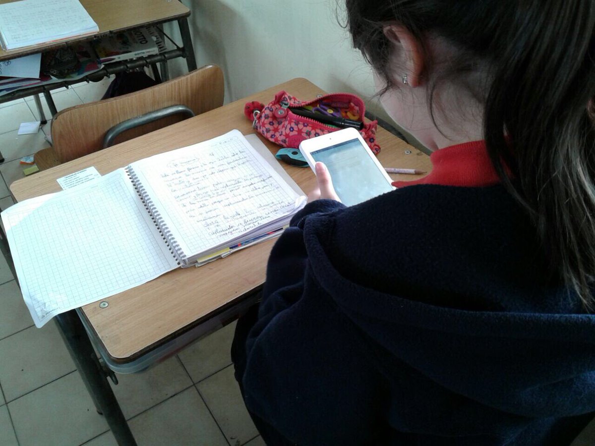 colegiomarambio's tweet photo. 4to básico B está implementando el uso de las tablets dentro del aula en la asignatura de Tecnología #educaTICs #TIC https://t.co/Jhk8ygeyE8