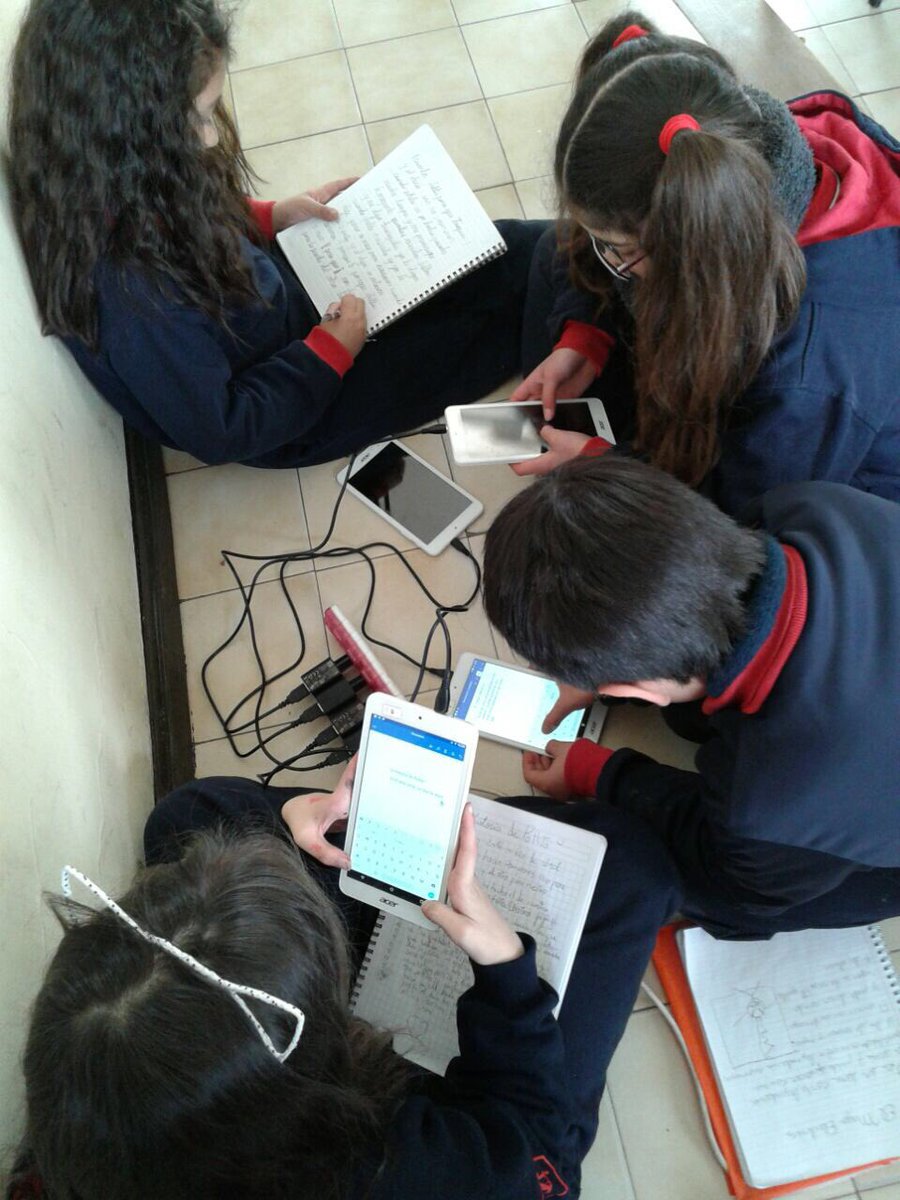 colegiomarambio's tweet photo. 4to básico B está implementando el uso de las tablets dentro del aula en la asignatura de Tecnología #educaTICs #TIC https://t.co/Jhk8ygeyE8