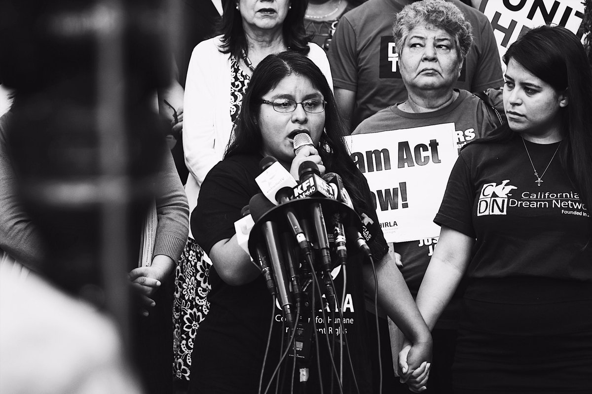 ActivistGenYers's tweet photo. Spent the morning in solidarity with comrades to #DefendDACA and #StandForDREAMERS in Los Angeles. We must continue the fight! https://t.co/n3NVFw0KOW