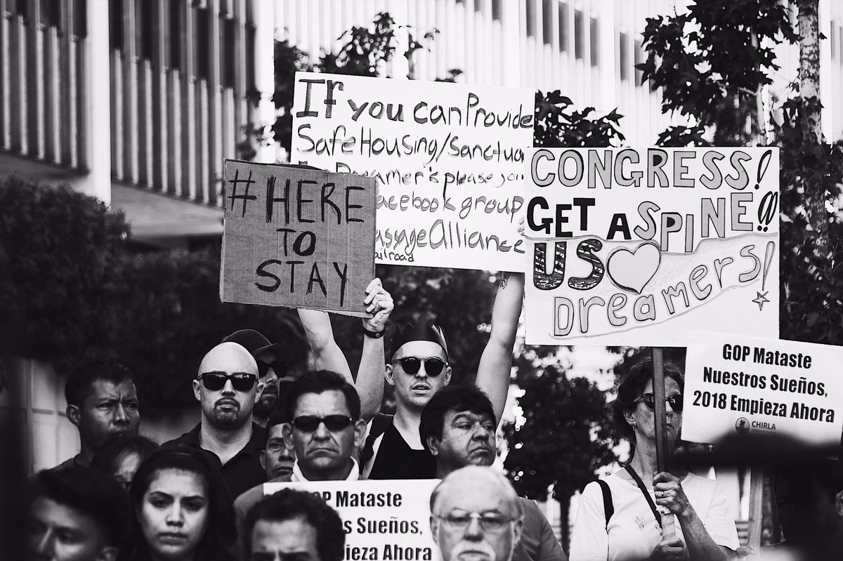 ActivistGenYers's tweet photo. Spent the morning in solidarity with comrades to #DefendDACA and #StandForDREAMERS in Los Angeles. We must continue the fight! https://t.co/n3NVFw0KOW