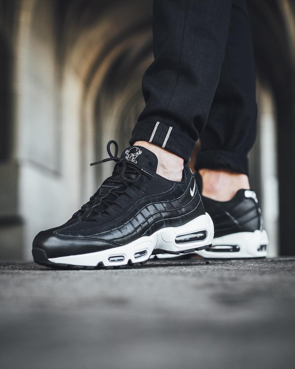 nike air max 95 prm rebel skulls