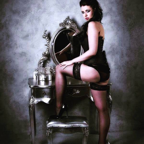 BurlesqueWales's tweet photo. Seren yn Codi semi finalist Bang Bang D'Amour https://t.co/qP2hHIBeH2 #burlesque #cabaret #nwalestweets #serenyncodi #nwbcf #northwales https://t.co/7neyJb5eM7