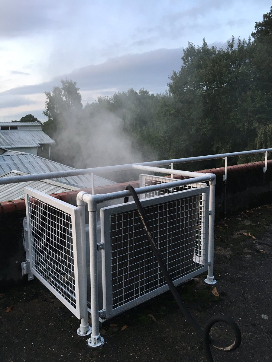 HartleyWintney8's tweet image. An opportunity for an extra #BA Heat &amp;amp; Smoke #PersonsReported drill tonight! Access via the Roof to mix it up a little. @HFRS_Academy