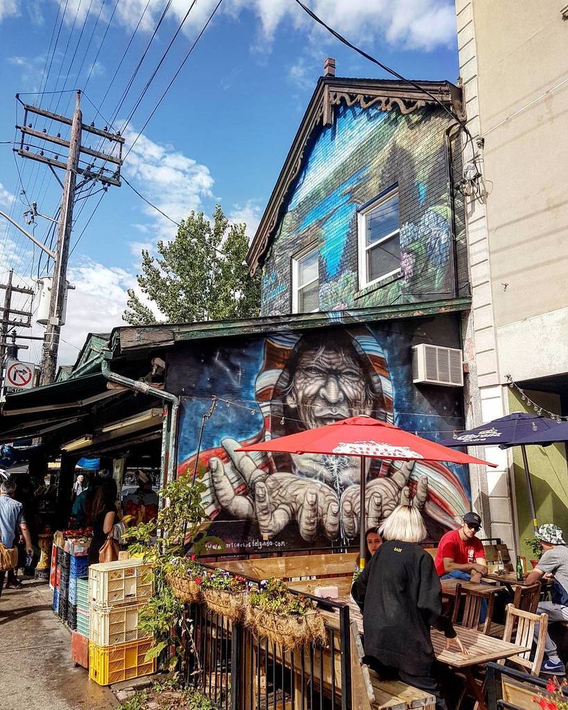 abiahunova's tweet photo. Love exploring Toronto🍁
Today it is graffiti alley🤹 and Kensigton market💃
#exploringtoronto #graffiti #kensigtonma… https://t.co/F6tJ5UMpvF https://t.co/i8MSfo4Xnu