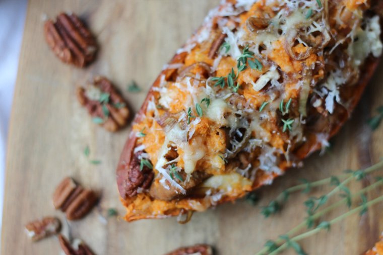 AbbeysKitchen's tweet photo. This is how you should be stuffing your potatoes: https://t.co/65LEY2UszU #stuffedpotato #everythingpotatoes #glutenfree #dinnertime https://t.co/619IoPuaP5