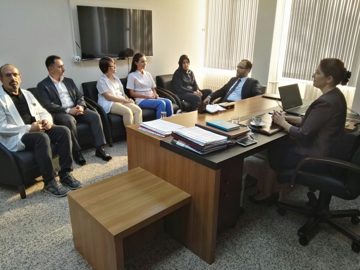ankara1khb's tweet photo. 81il 81 SG Gn.Md.İ.Barbaros Akçakaya,Halkla İlş.D.Bşk.Tolga Akkuş'dan FTRM'ni ziyaret etti, Prof.Dr.Köklü,personel ve hastalarla bayramlaştı https://t.co/VbXFTf2B4k