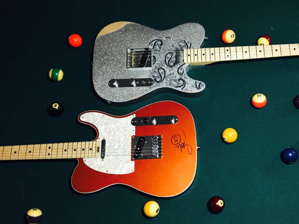 russfairley's tweet image. Reviewing this gorgeous @BradPaisley Tele. It's a Country Cadillac parked next to the City Slicker @Fender Elite Tele