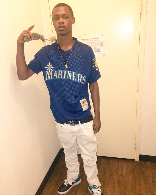 I'm Trending 🌊 https://t.co/nxy6HsrFzW<a href="/tag/throwbackthursday"class="tags"><span>#throwbackthursday</span></a>