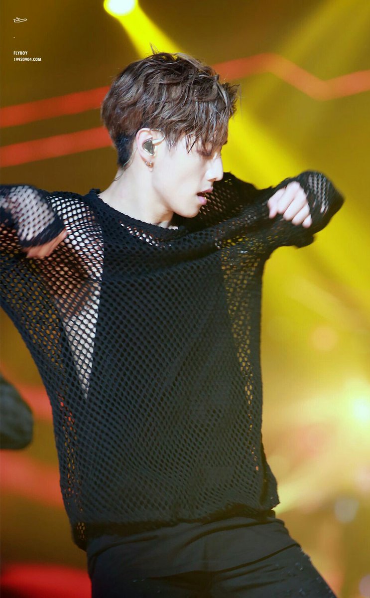 got7songs's tweet photo. Fotos que no le voy a perdonar nunca, no.

#HappyMarkTuanDay https://t.co/v4IfawSOGI