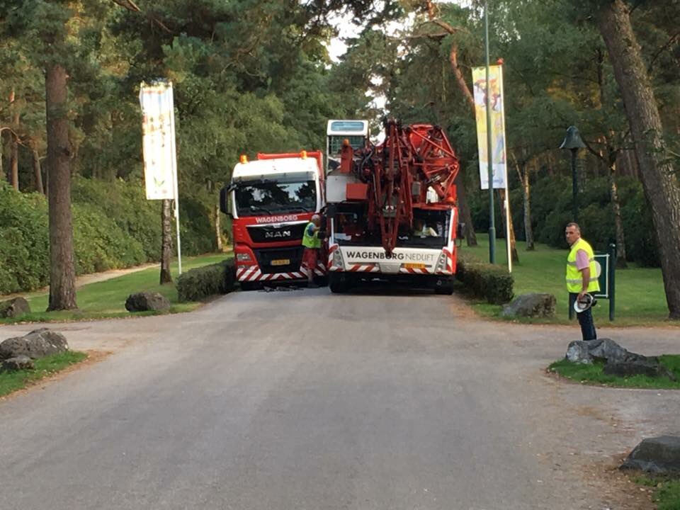 Het is bijna zover! Het dak gaat d'r @CPKempervennen De Aqua Mundo krijgt een nieuwe koepel!!