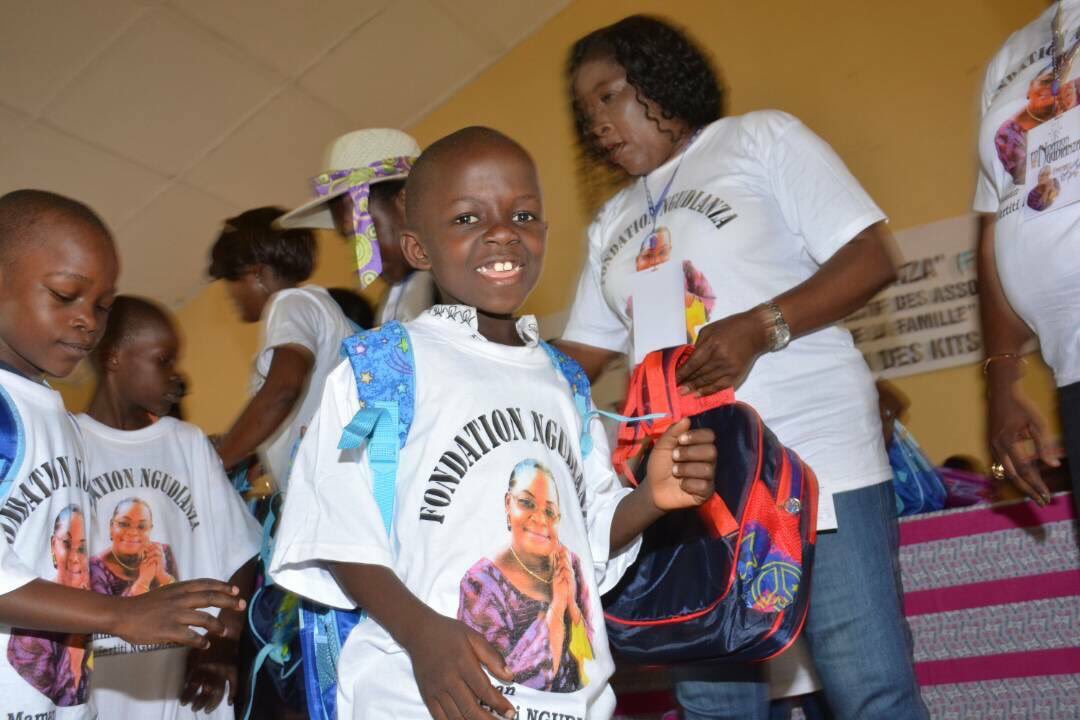 FNgudianza's tweet photo. Ce week-end, la fondation a procédé au lancement de la campagne de distribution des kits scolaires 2017-2018. Lemba vendredi 1 septembre. https://t.co/15aPx6xkdr