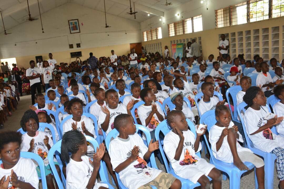 FNgudianza's tweet photo. Ce week-end, la fondation a procédé au lancement de la campagne de distribution des kits scolaires 2017-2018. Lemba vendredi 1 septembre. https://t.co/15aPx6xkdr