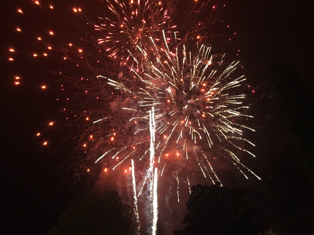 rskdance2011's tweet photo. Finishing off #bml2017 in style gazing at fireworks with my partner in crime for the weekend well done all @BingleyFestival #TeamBradford https://t.co/3czfOzsUR4