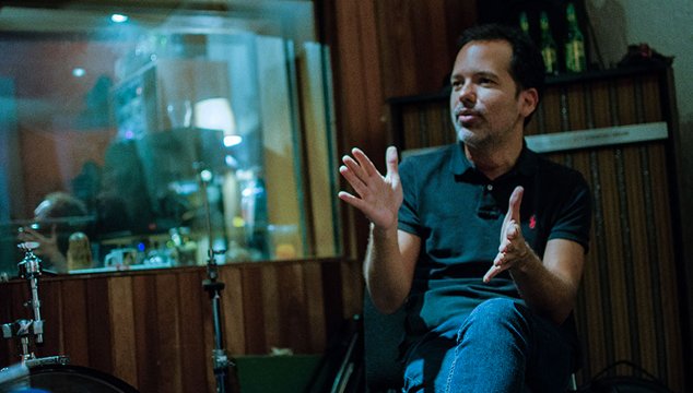Los Amigos Invisibles vuelve a sentir una baja sensible en sus filas:  <a href="/Maurimixxx/">Mauricio Arcas</a> anuncia su separación de <a href="/AmgsInvisibles/">Los Amigos Invisibles</a>