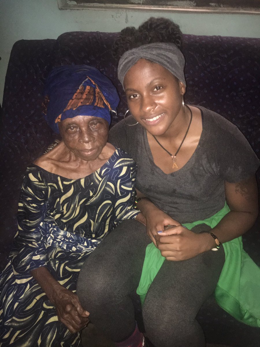 daezedukesss's tweet photo. I've met my grandmother twice in my life. Once at the age of 3, and 20 years later today. Words can't express my happiness. #NaijaBaby 🇳🇬 https://t.co/GiRlHhsesH