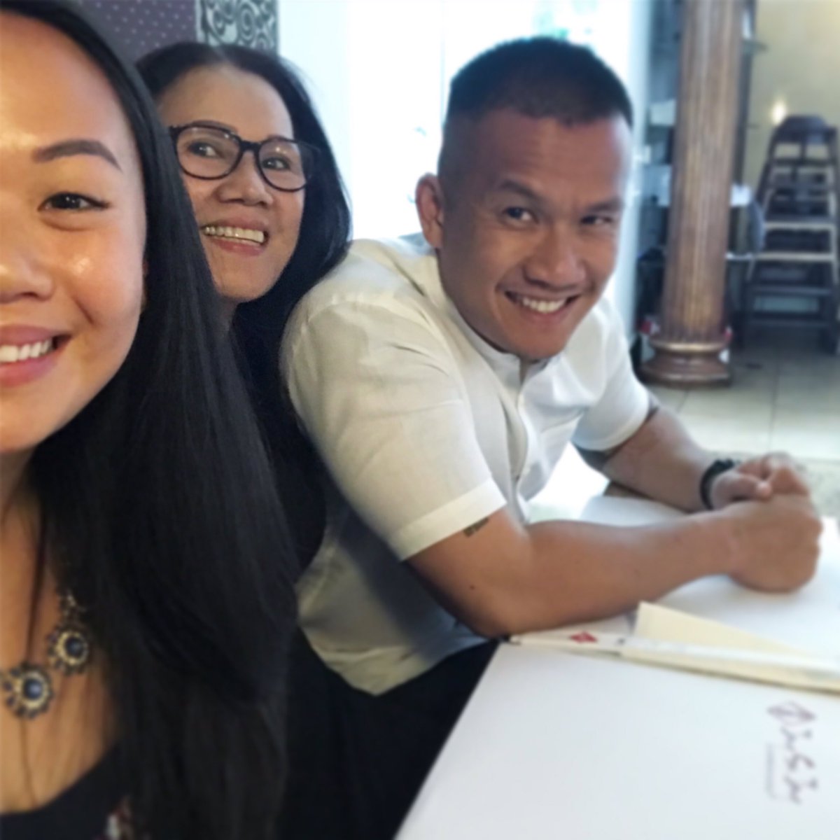 uyendee's tweet photo. An early #levulan &amp; and a belated birthday for AT. 😘🎉😘 https://t.co/GjJ1X8Yeux