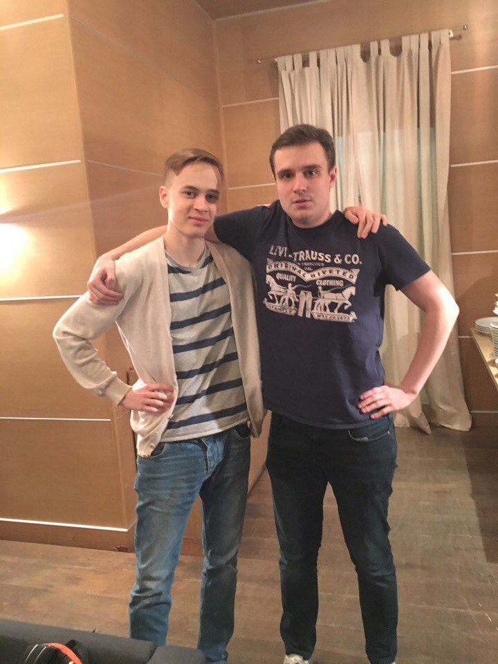 DI08YTUWAAEVOcV.jpg:large