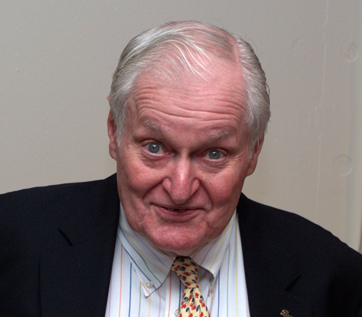 friezeofficial's tweet photo. Very sad to hear of the loss of John Ashbery; here's our delightful 2004 interview with the poet from the archives: https://t.co/TjKZJ3mrIO https://t.co/H1ulzNmkhX