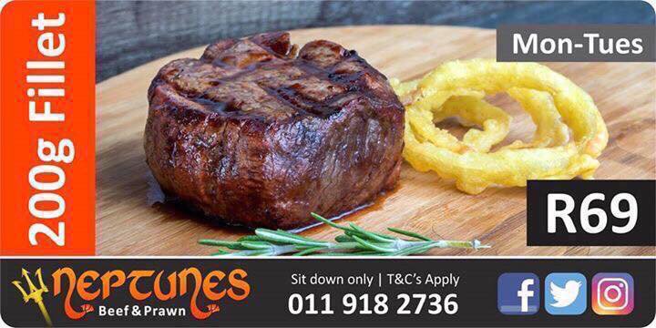 NeptunesSA's tweet photo. Steak Promotion {Mondays &amp; Tuesdays only)
200g Fillet with starch R69
#NeptunesBeefAndPrawn #SteakPromo #TantalizeNZ #cirobertson https://t.co/3JD5GNKpS2