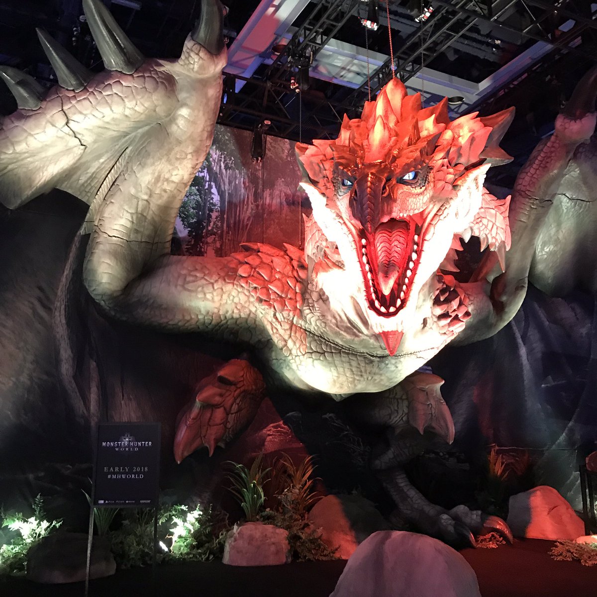 monsterhunter's tweet photo. Venture into our #PAXWest2017 booth with extreme caution or you will face the wrath of the Rathalos! https://t.co/Ks9RAK6BkL